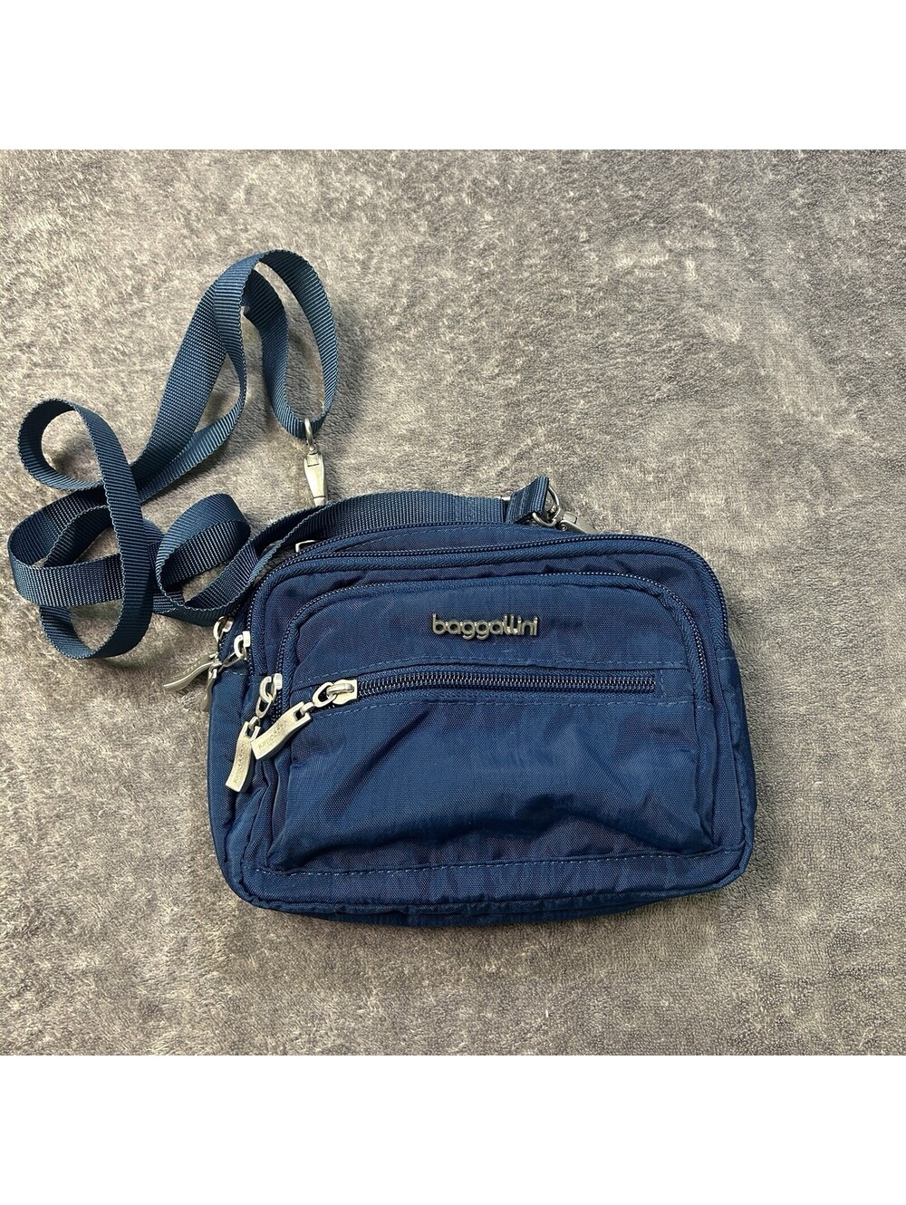 Baggallini Triple Zip Bagg Blue with Gray Interior